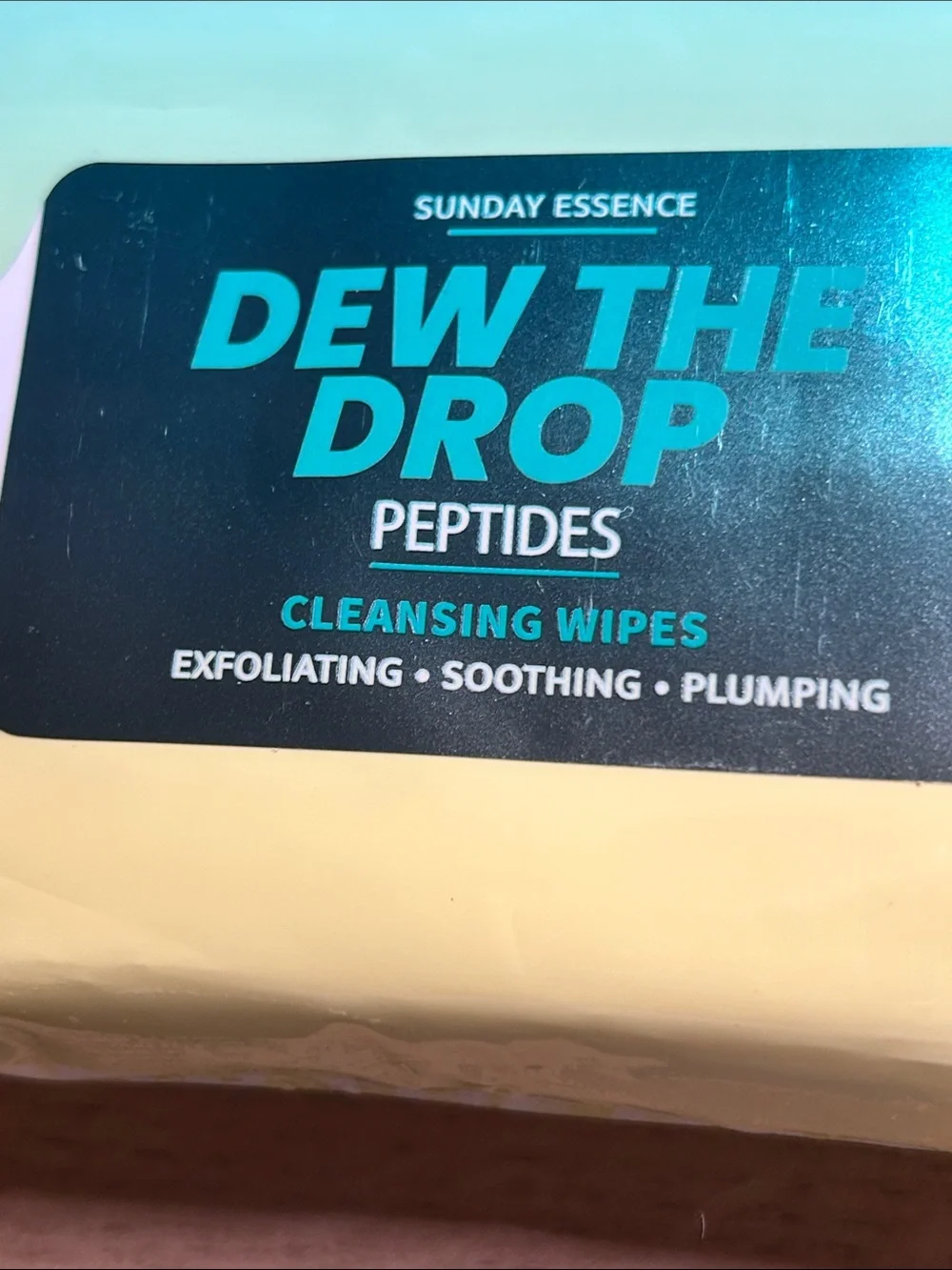 English Laundry Under Eye Pads.
and Sunday Essence Cleansing Wipes.
NIP - Picture 3 of 4